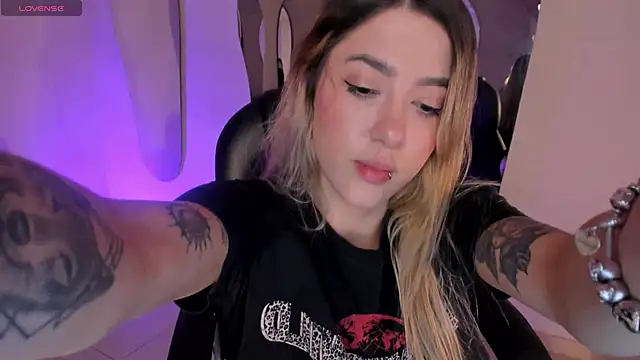 EveBensonX online show from October 5, 10:26 pm