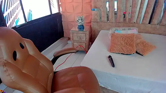 cute sassy online show from March 29, 2:49 pm