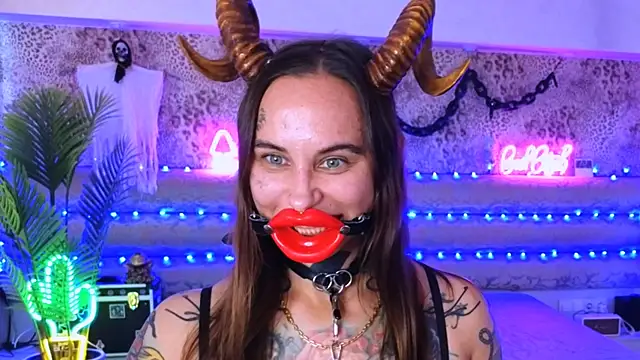 Cool Freak  online show from September 22, 10:46 am