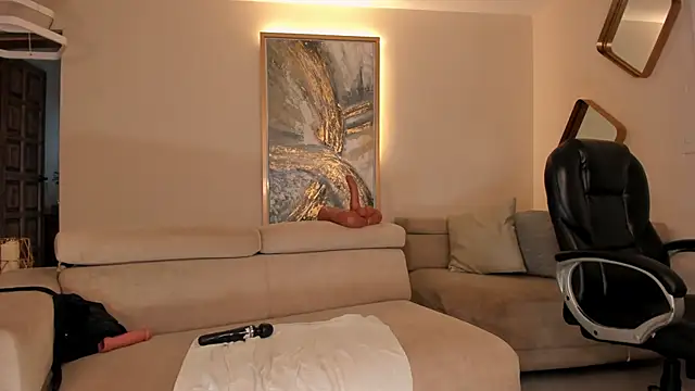 RenataReyes online show from April 5, 10:09 pm