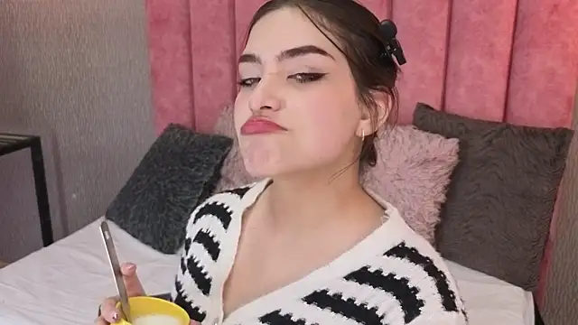 Alexa Thaylor  online show from April 7, 3:25 pm