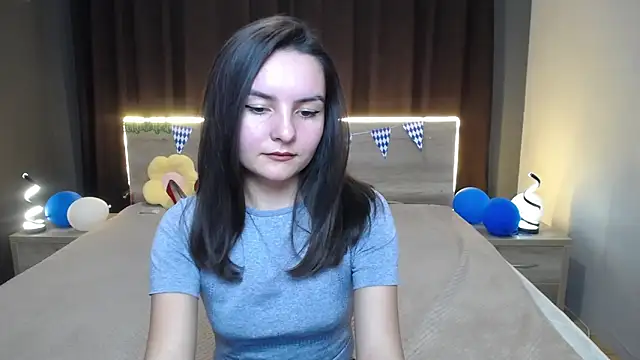 JasmineAsha online show from October 3, 6:35 pm