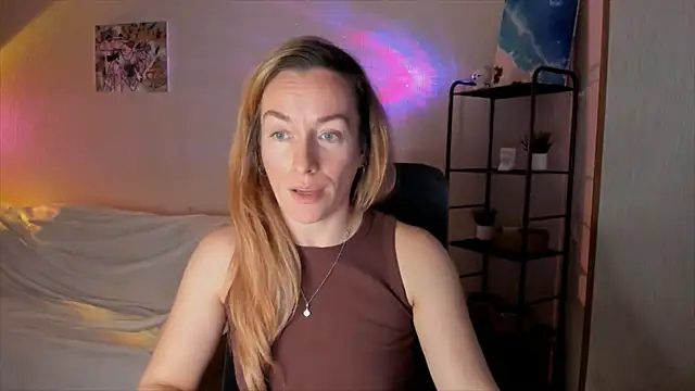 RebeccaMartinez online show from November 14, 8:25 am