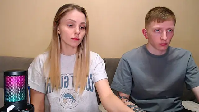 juliaanddima online show from March 7, 9:44 pm