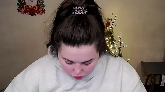 Emily Mo online show from December 20, 7:45 am