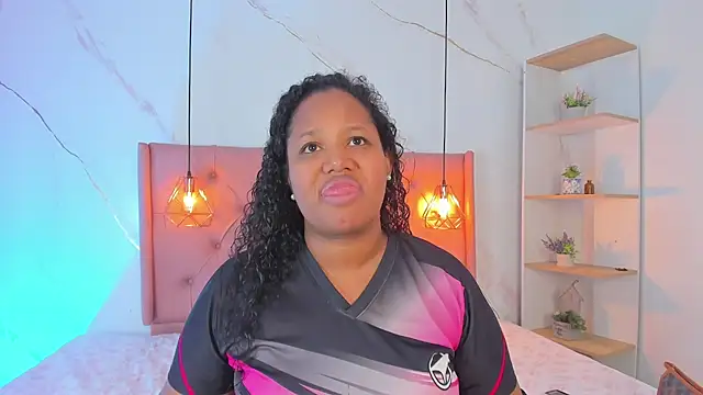 Belle Brunette online show from December 15, 8:47 pm