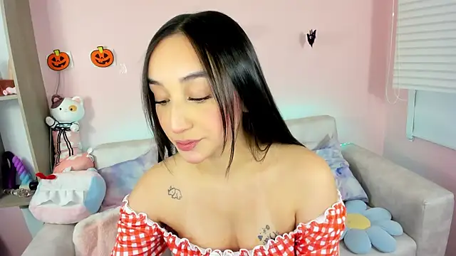 tinysara online show from October 15, 4:31 pm