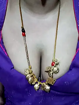 Snapshot of tuttifrutti17 chatting on October 7, 6:12 pm tuttifrutti17 online show from October 7, 6:12 pm