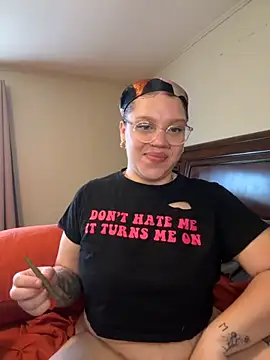 Snapshot of QueenNuttCollector chatting on September 9, 9:03 pm QueenNuttCollector online show from September 9, 9:03 pm