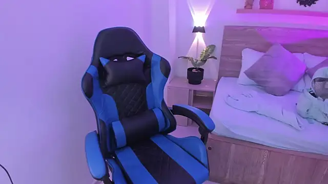 izaro22 online show from September 24, 2:43 am