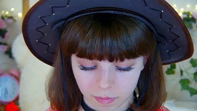 ElisabethDavis online show from April 4, 3:11 pm