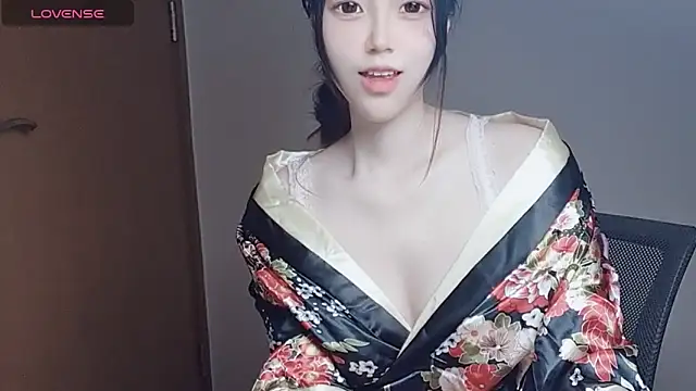 VaerySaenz online show from November 24, 3:41 am