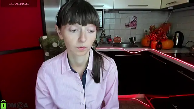 TayanaJons online show from November 5, 8:08 am