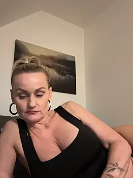 Daryyna online show from October 2, 5:51 pm