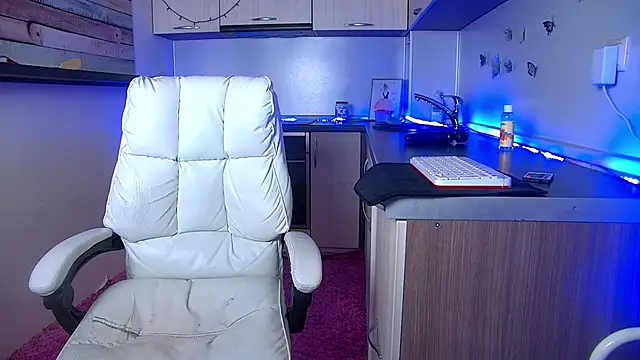 Skinny Nally online show from March 6, 1:55 am