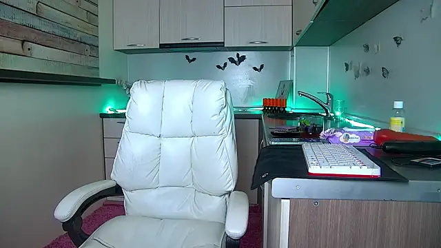 Skinny Nally online show from December 3, 1:19 am