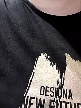 D Marinna online show from February 9, 6:10 pm