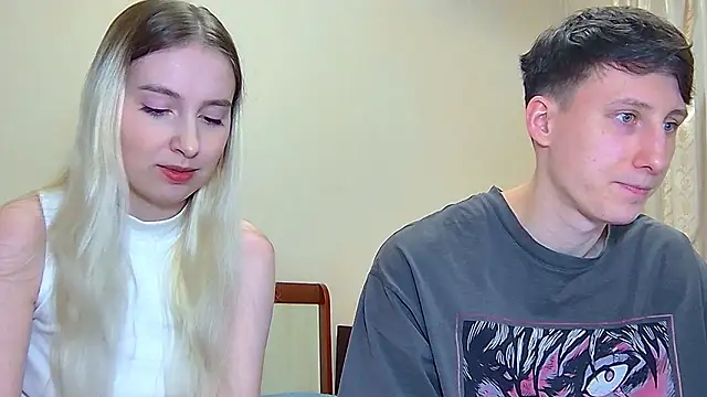 MiaAndWilliam online show from January 18, 4:14 pm