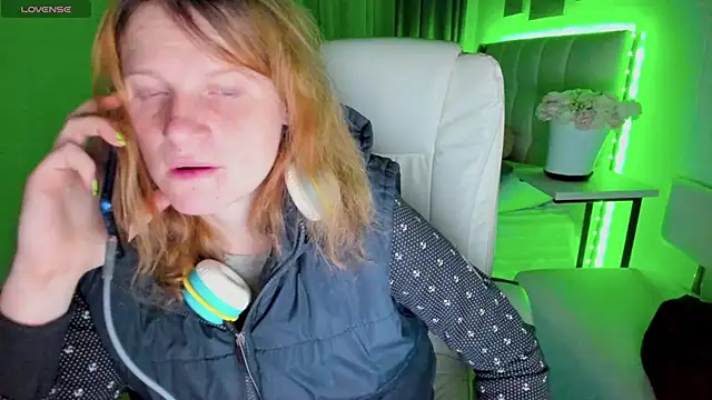 Kathlyn  Heath online show from November 2, 7:06 pm