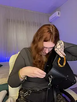  Chlo  e online show from November 8, 12:43 pm