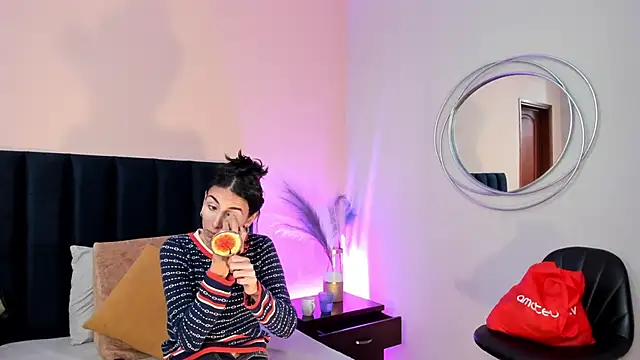 Nina Cavaali online show from November 14, 6:19 pm