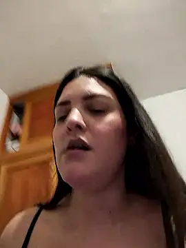 Mia Hampton online show from January 5, 8:45 pm