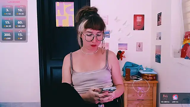 Cosmo Riri online show from March 29, 8:57 am