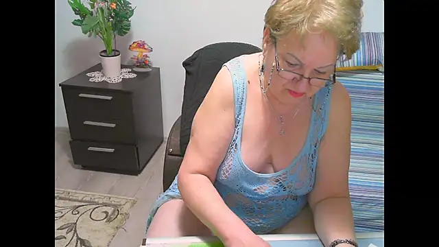 Hyllda online show from February 19, 9:57 pm