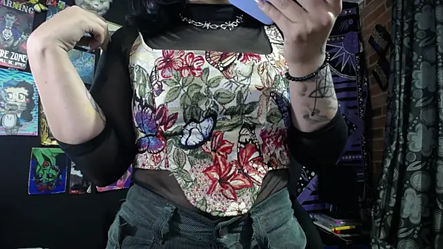 Yourmadame P online show from April 24, 2:58 am