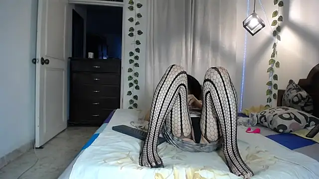 ivonne  hott1 online show from February 25, 10:19 pm