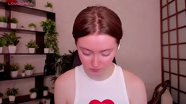 KateCuddle online show from March 10, 2:48 am