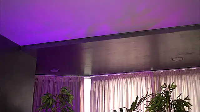 HotSkinnyX online show from November 14, 9:31 am