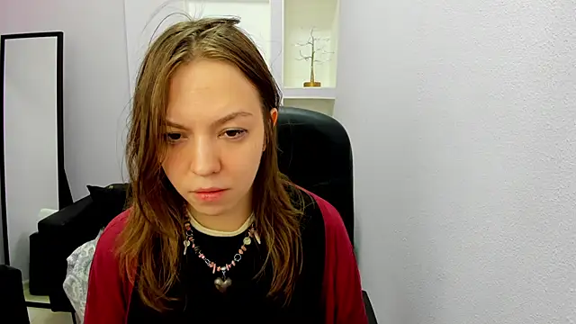 Persephoni online show from April 12, 5:05 pm