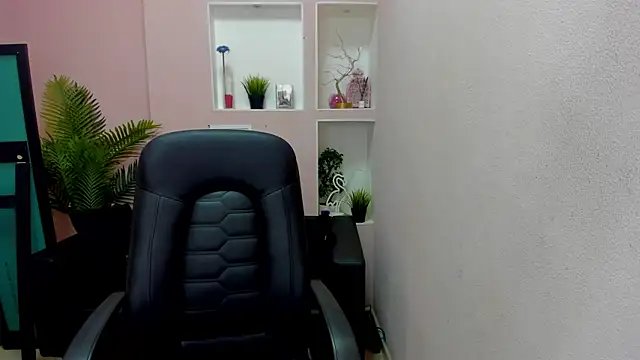 Persephoni online show from December 19, 5:32 am