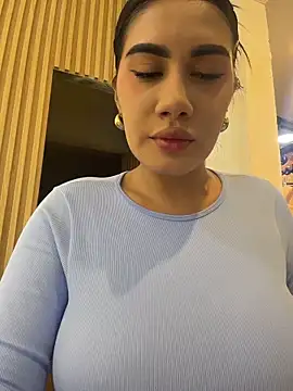 clarachanelricek online show from April 1, 8:17 pm