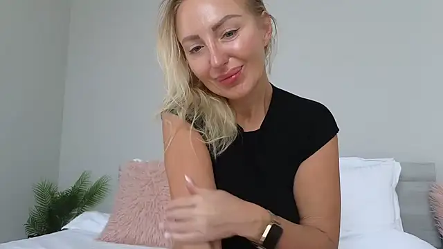 Snapshot of Allys chatting on September 9, 4:45 am Allys online show from September 9, 4:45 am