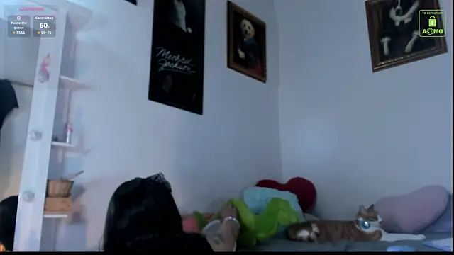 miaa-lee online show from October 31, 8:02 pm