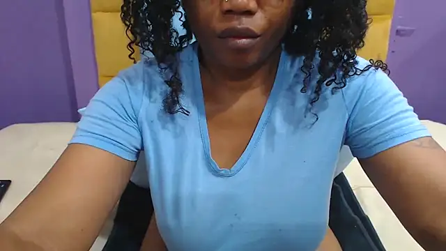 PeachAss4UU online show from March 17, 5:11 am