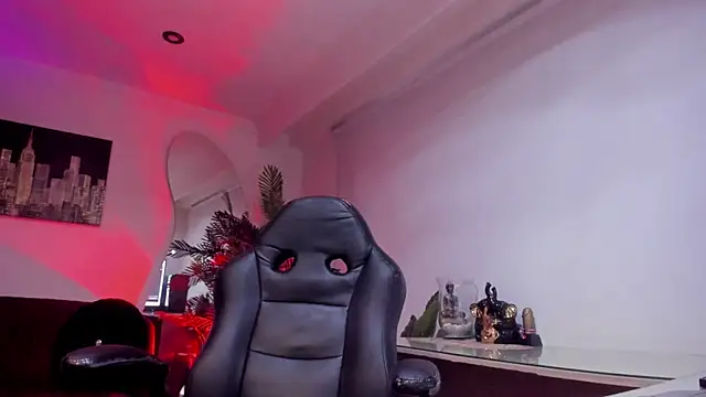 Meghan320 online show from March 24, 11:37 am