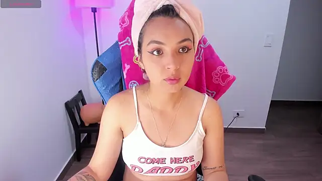 Emily Nicole online show from October 31, 1:51 am