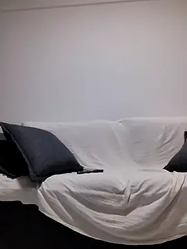 luizamello1234 online show from April 7, 10:56 pm