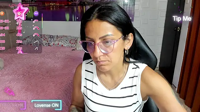 alma blue online show from April 8, 12:02 am