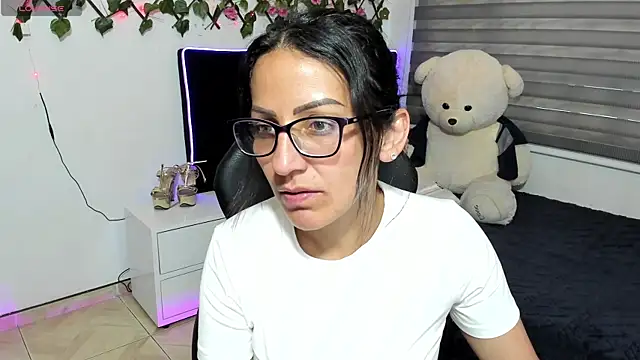 alma blue online show from January 9, 10:25 pm