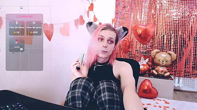 Littlepinkcat online show from February 18, 2:21 am