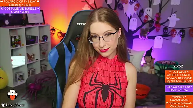 TheLaceyBloom online show from October 31, 2:02 am