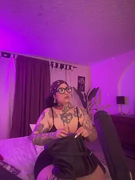 VampGirl1 online show from July 6, 1:27 pm