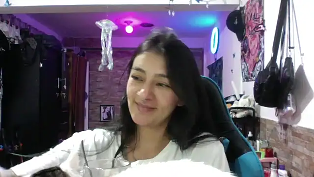 AngelaQueen  online show from January 16, 5:20 pm