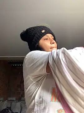 moncerrat luna online show from November 14, 8:31 pm