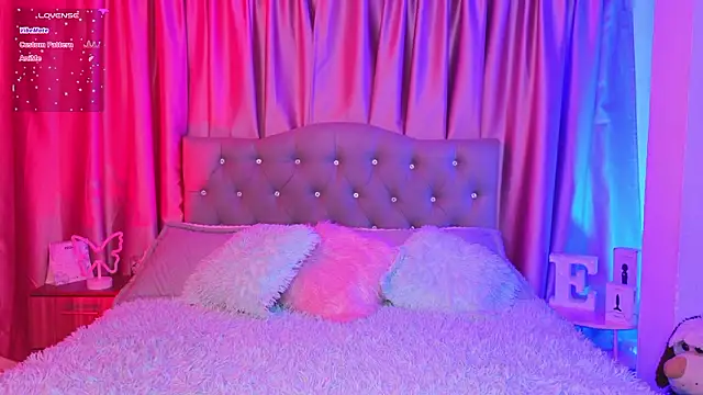 Emiily Scott1 online show from March 4, 12:28 am