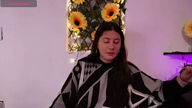 kisstarxxx online show from April 24, 4:04 am